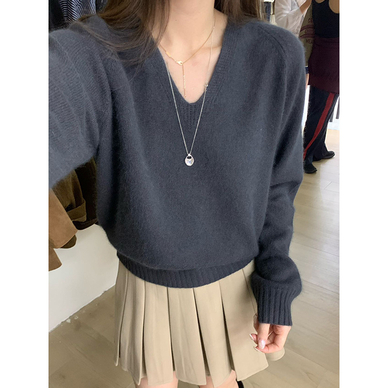Yuanpai bluepops 2024 autumn new style lazy raccoon velvet sweater Korean style soft waxy V-neck sweater A4377