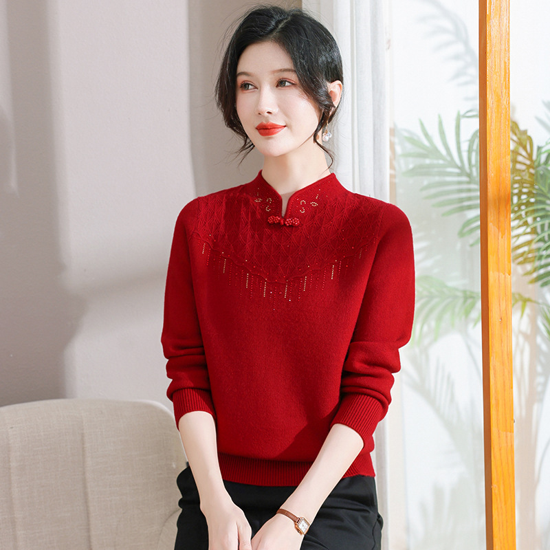 Middle-aged and elderly women's autumn and winter new fashion small stand-up collar solid color mother's wear bottoming shirt knitted velvet thickened sweater