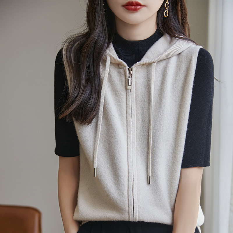 2024 autumn new fashion fashion pit knitted cardigan vest casual hooded vest zipper short top for women