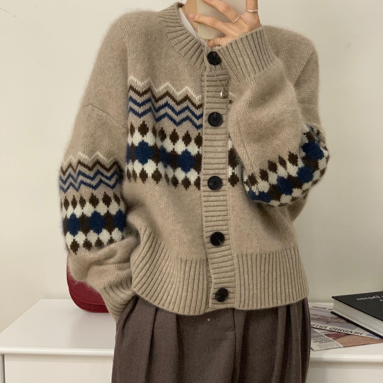 New autumn style loose outer short knitted sweater for women retro jacquard lazy style cardigan jacket for women