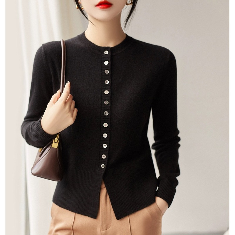 Sweater women's autumn and winter new autumn and winter clothing New Year's fragrance gentle wind knitted bottoming cardigan jacket
