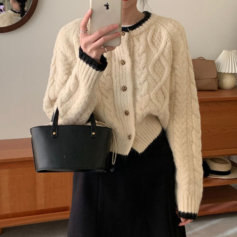 Autumn and winter outer wear high-end lazy style knitted cardigan jacket thickened 2024 Korean version new round neck sweater for women