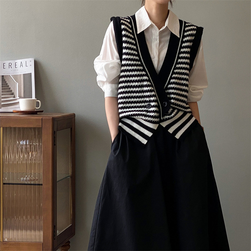Retro lazy style striped knitted vest top for women loose outer wear autumn fashion new waistcoat sweater vest