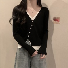 Niche V-neck fake two-piece long-sleeved sweater for women, new winter style cover belly irregular bottoming top trendy