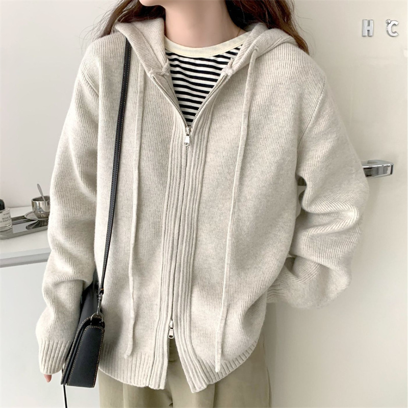 2024 autumn and winter hooded double zipper sweater jacket for women, loose and slim for outer wear, lazy style, thickened knitted cardigan trend