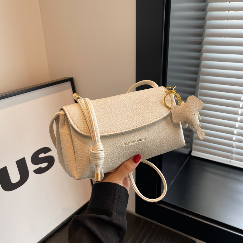 This year's popular small bags for women are the new trendy soft leather satchel bags, high-quality niche ins single shoulder armpit bags