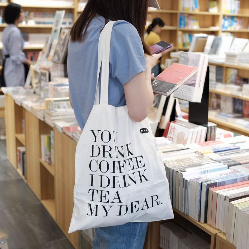 Simple portable canvas bag, original European style ins shoulder canvas bag, large capacity literary model bag