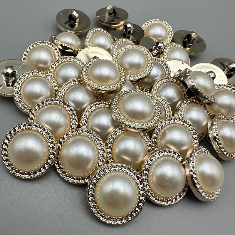 Spot wholesale plastic high-leg buttons small fragrant pearl high-end shirt clothing women's sweater gold edge hand-sewn buttons