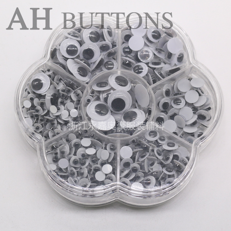 Wholesale handmade materials diy toy accessories black and white movable toy eyes plum blossom box 700 pieces per box