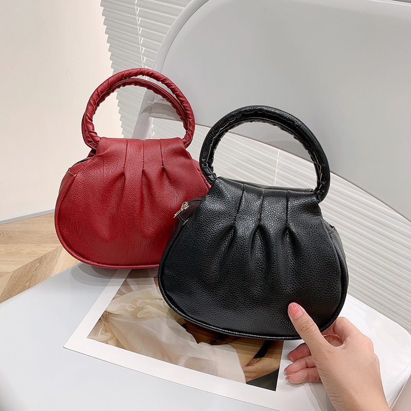 Mother carrying a mini female bag, elderly shopping for groceries, mobile phone change clutch, middle-aged, middle-aged and elderly small handbag