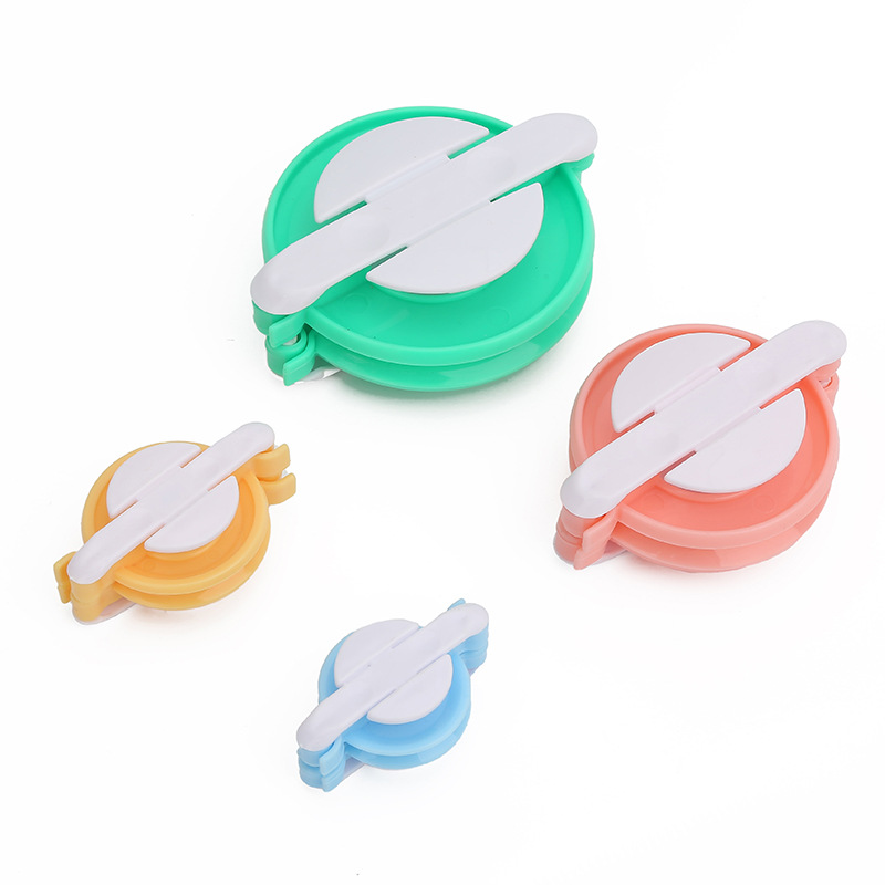 Foreign trade direct sales wool ball knitting device colorful 4-piece set of knitting tools doll plush ball ball making machine