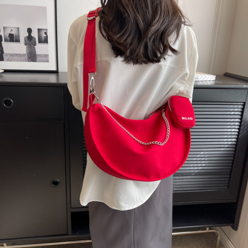 Large-capacity bag for women in autumn and winter, versatile new style shoulder crossbody bag, red mother-in-law cloth bag, niche dumpling bag