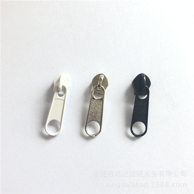 No. 3 color spray-painted nylon long board head, ready-made home textiles, clothing, luggage, metal nylon zipper head, black