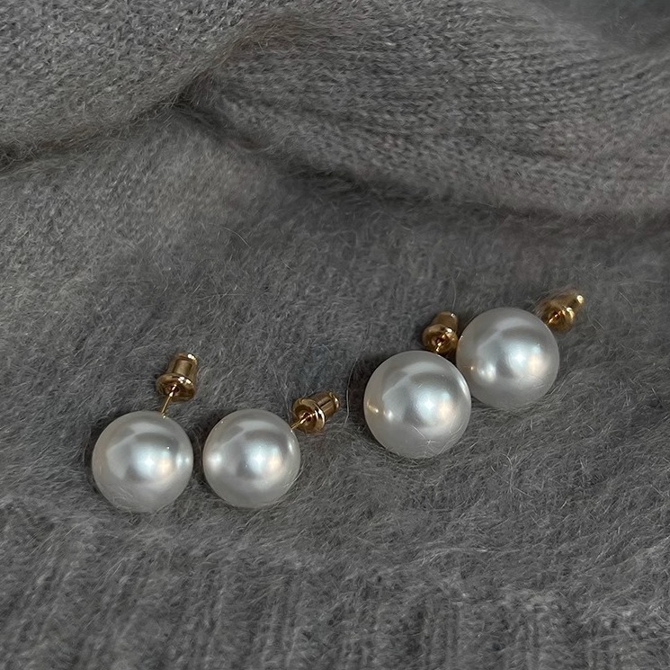 Fang Tangjia strong cold light ice snow white fever blogger same style classic large pearl earrings high-end earrings for women
