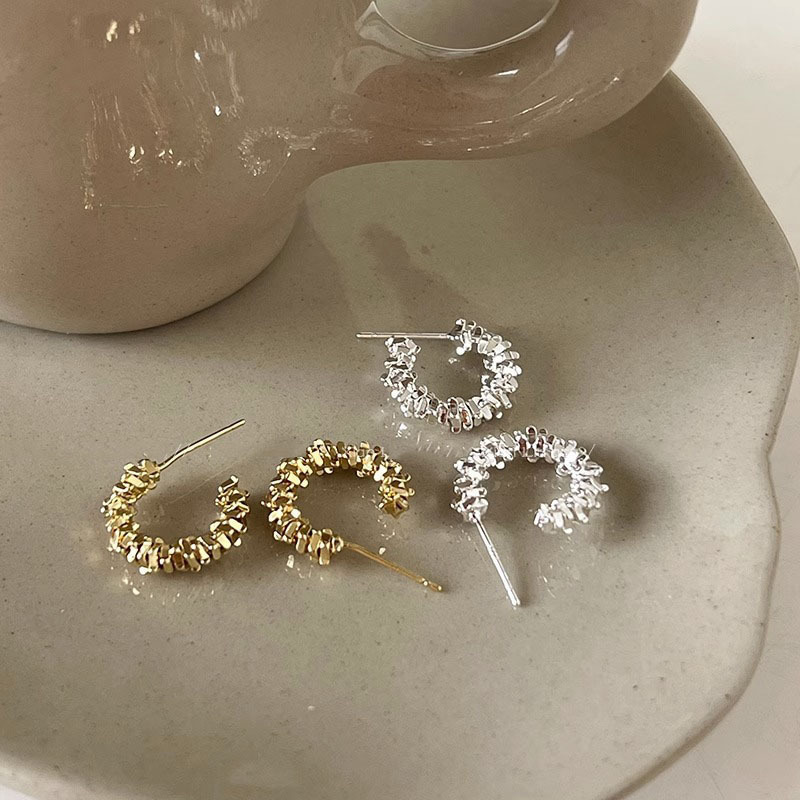 New temperament broken silver earrings 925 silver needle cold style earrings light luxury style high-end niche design C earrings