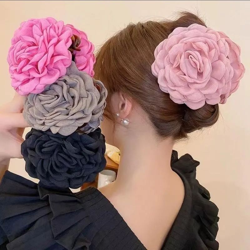 Internet celebrity's same style three-dimensional rose hairpin, feminine spring simple grabber hairpin, shark hairpin headgear at the back of the head