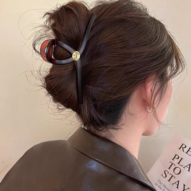 Temperament Large Tortoiseshell Gold Label Clip Women's 2024 New High-end Shark Clip Back Hair Clip Headgear