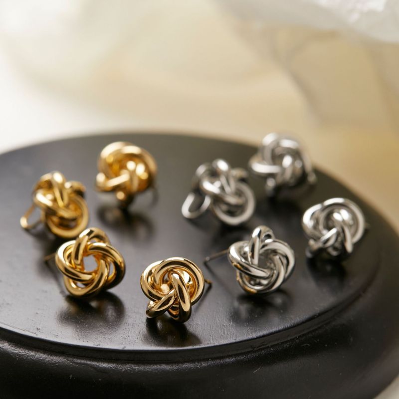 [Wrap Twist] Japanese and Korean simple design niche ins versatile hollow metal button earrings ear studs and ear clips