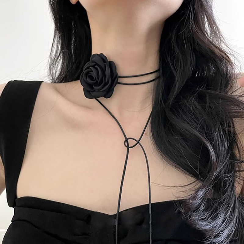 European and American cross-border jewelry clavicle chain personalized collar handmade rose necklace floral velvet choker necklace for women
