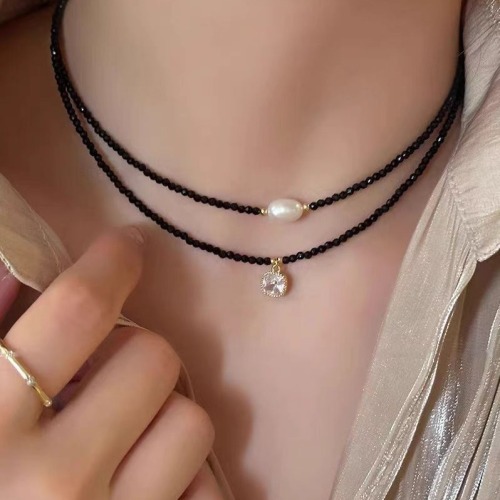 Black spinel pearl clavicle chain simple retro necklace women's light luxury niche beaded choker necklace accessories