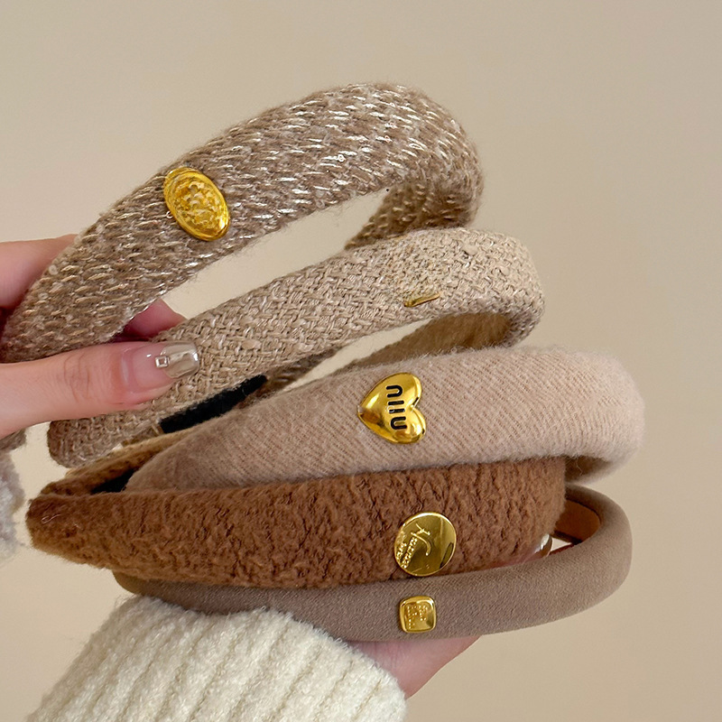 Gold label high skull autumn and winter headbands for women, high-end, fashionable and stylish headbands, new hair accessories, headbands