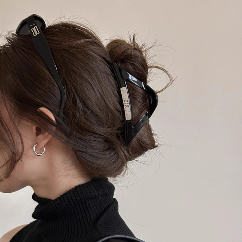 Korean cross black grabber female large back head hairpin 2024 new high-end temperament shark clip hair accessory