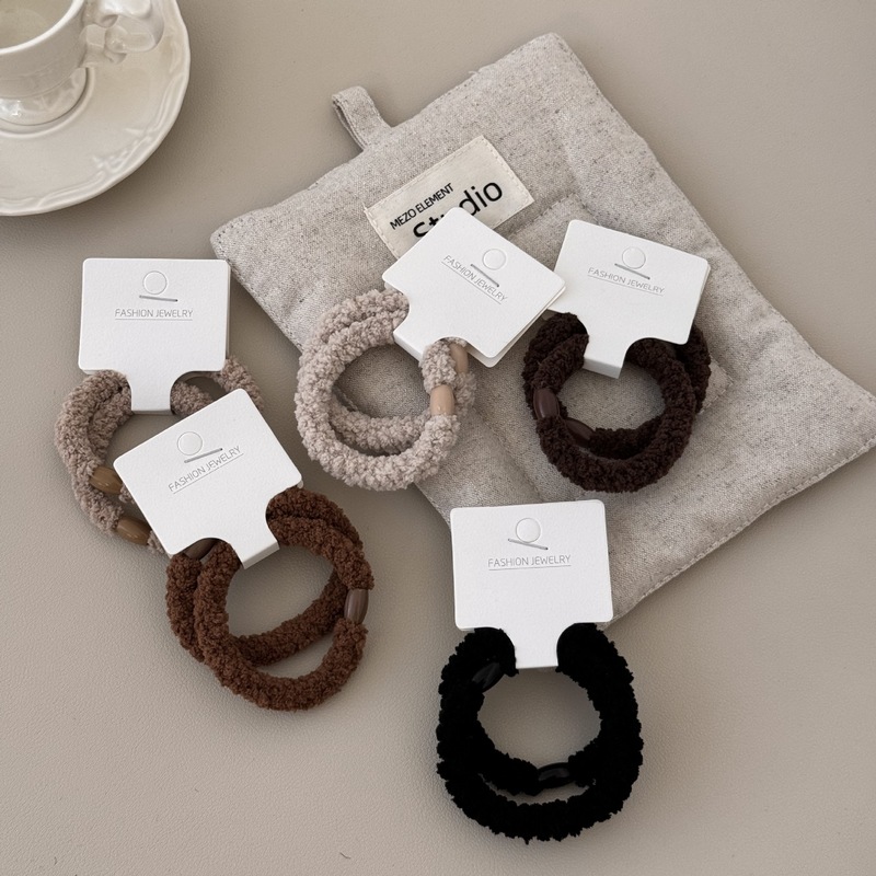 Pack of 2 ~ New autumn and winter plush high-elastic hair ties with temperament, small intestine rings, hair ties, warm rubber band headbands
