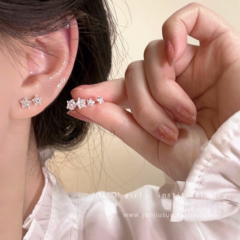 Exquisite five-pointed star zircon earrings for women to sleep without taking off, earrings for ear piercing, ear sticks, mini ear accessories