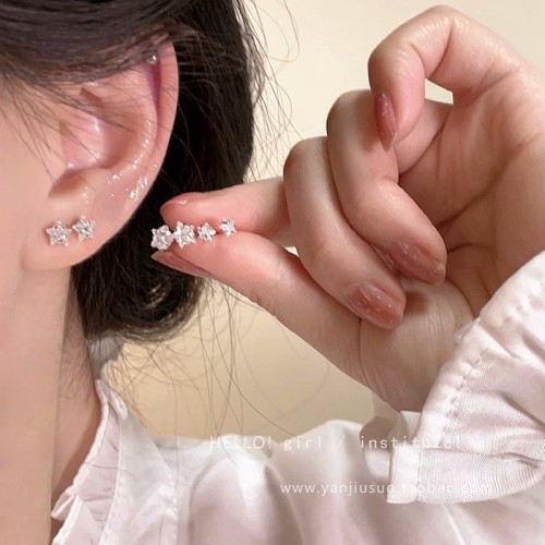 Exquisite five-pointed star zircon earrings for women to sleep without taking off, earrings for ear piercing, ear sticks, mini ear accessories