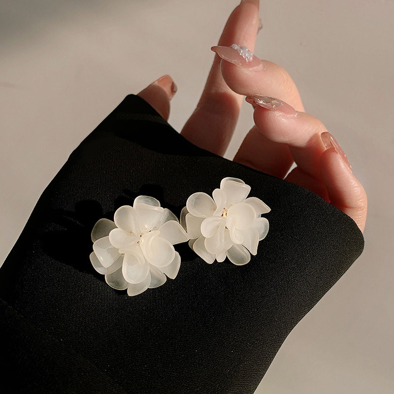 Fresh flowers mosquito coil ear clips for women without pierced earrings new trendy earrings for women summer high-end light luxury