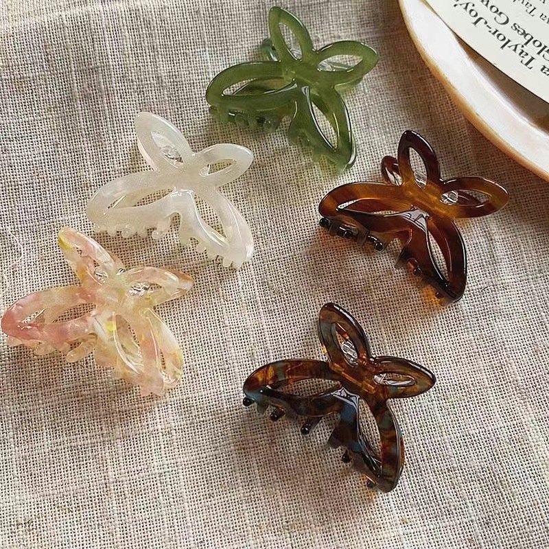 High-looking and romantic spring-colored acetic acid butterfly clip, elegant and beautiful hollow bow hair clip for the back of the head.