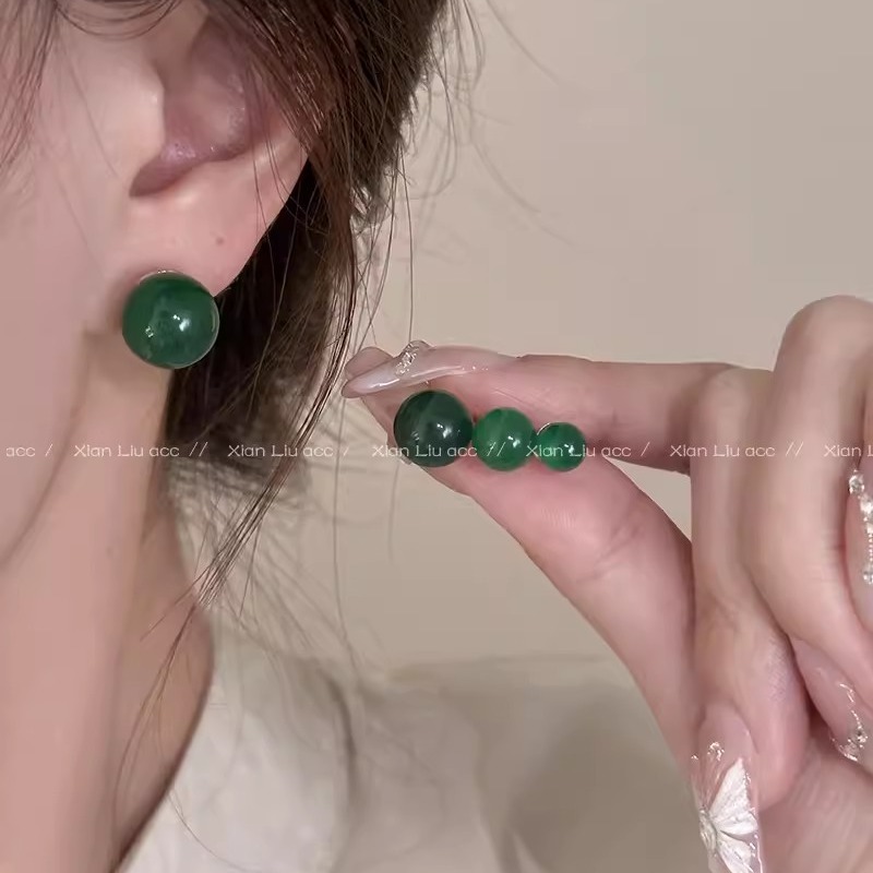 925 silver needle emerald green agate earrings for women, light luxury, high-end, elegant and atmospheric earrings, sunny green earrings
