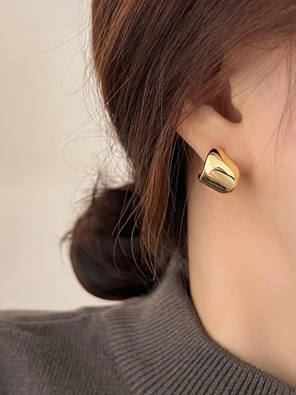 Retro irregular metal earrings, versatile new fashionable temperament earrings, niche design, high-end E1185