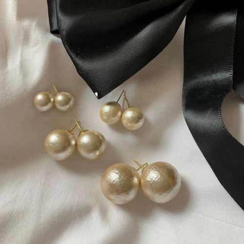 mona's same style earrings, cotton large pearls, retro temperament earrings, light luxury, high-end French earrings for girls