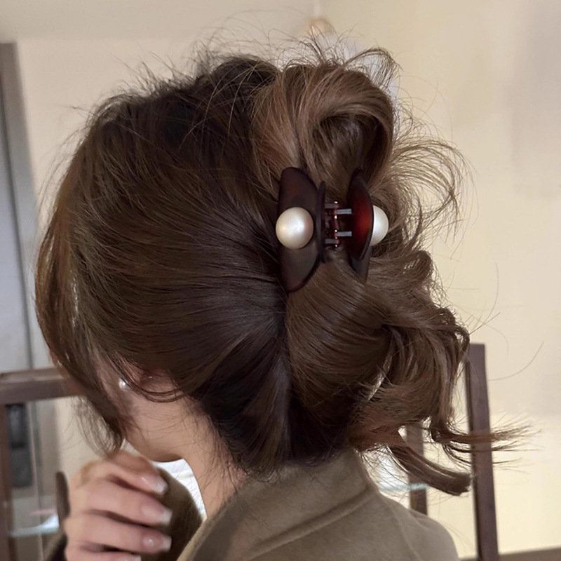 Small half-tied pearl hair clip for women 2024 new high-end back head hair clip shark clip side clip hair accessory