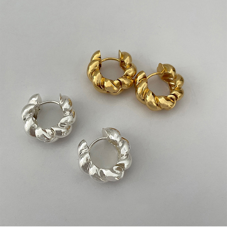 French Retro Twist Metal Earrings Earrings Women Korean Simple Temperament Versatile Personalized Earrings Earrings Cold Style