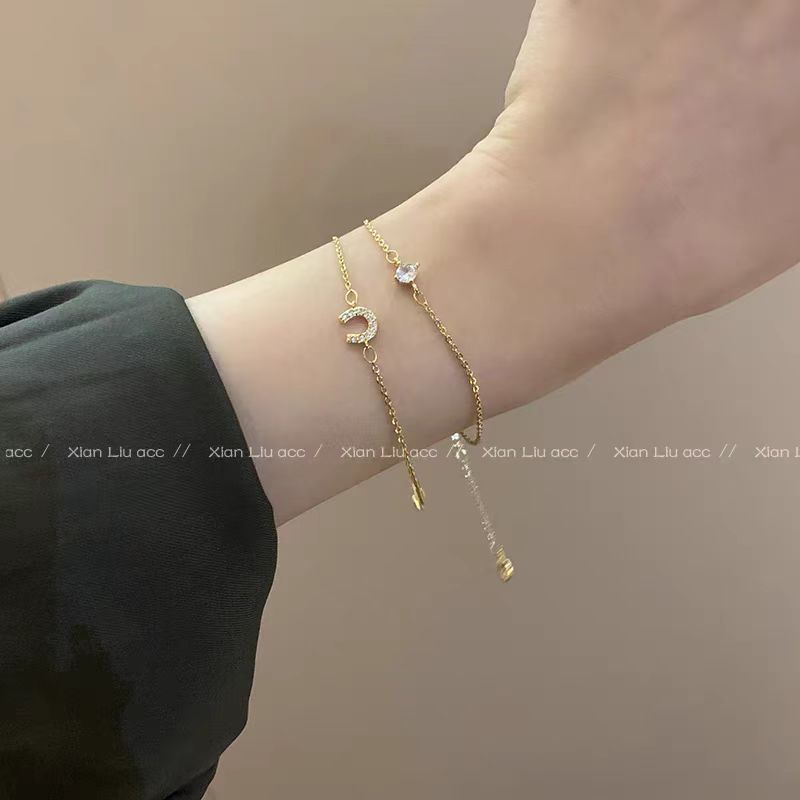 Bracelets for women, light luxury niche design, exquisite stacked bracelets for girls, new high-end autumn and winter accessories