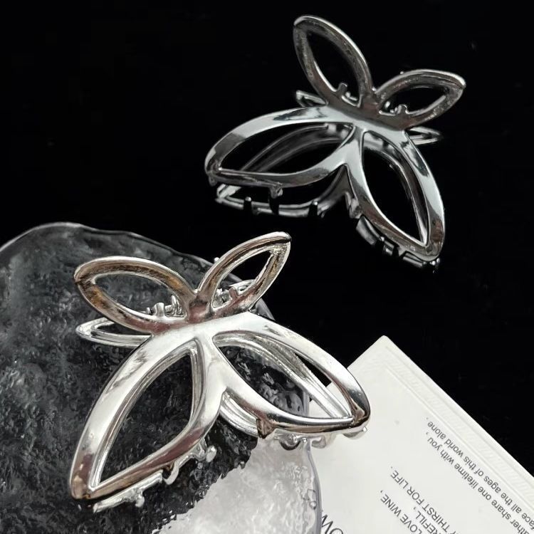 Silver metal grabber clip on the back of the head, large hairpin shark clip hairpin, internet celebrity temperament, hollow butterfly hairpin hairpin headgear