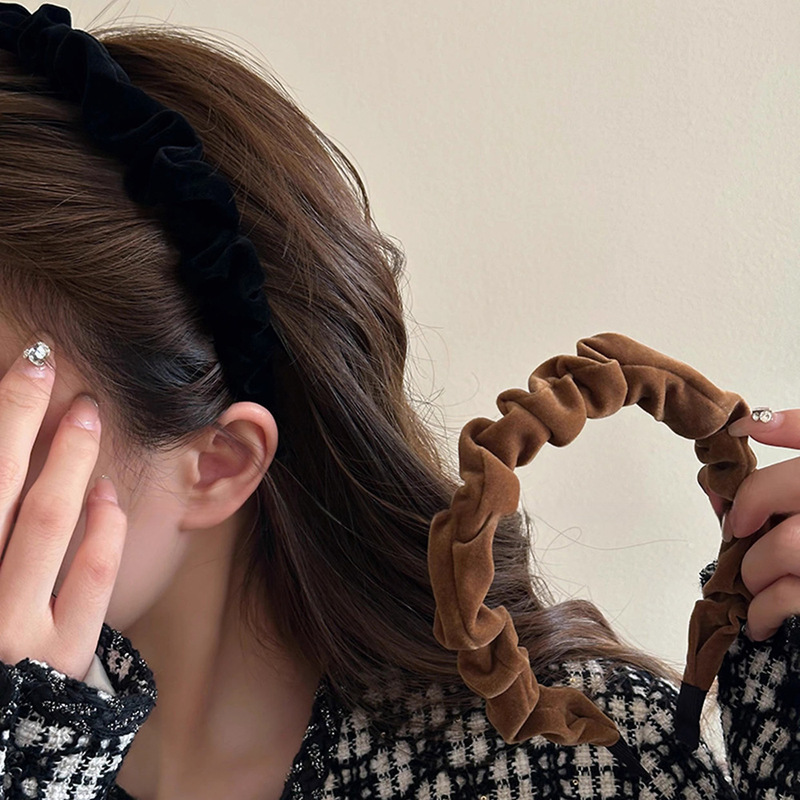Black coffee color velvet high skull headband French retro headband 2024 autumn and winter new pleated headband face wash hair accessory