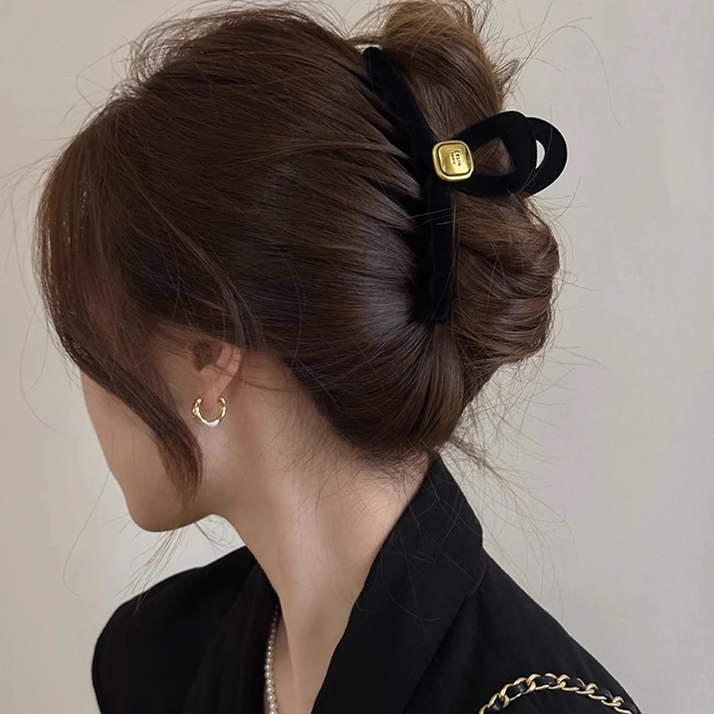 Gold love black flocked hair clip women's new back of the head grab clip high-end autumn and winter shark clip headwear