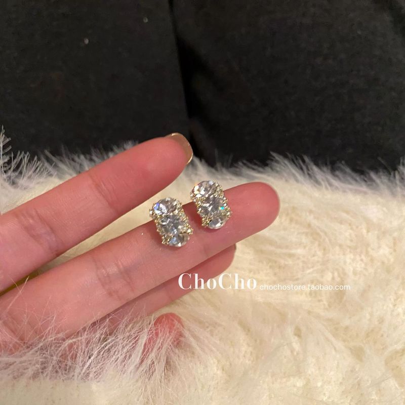 Korean niche design retro earrings, high-end simple diamond earrings S925 silver needle Japanese and Korean style earrings