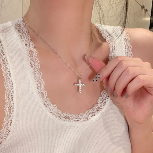 BM same style cross flashing zirconium necklace 2024 new ins sweet cool hot girl niche design versatile clavicle chain for women
