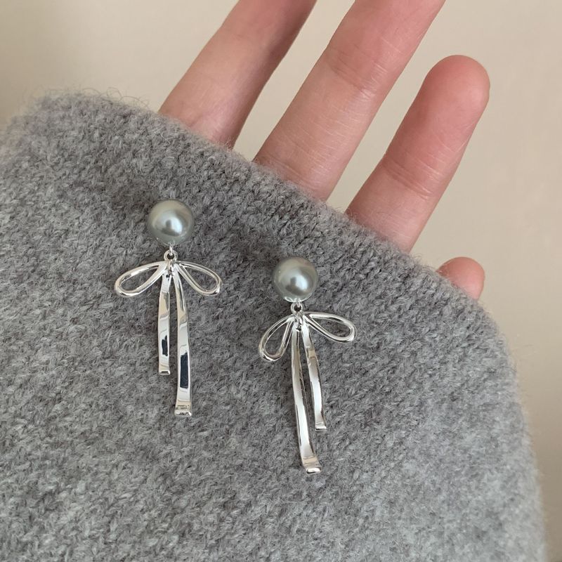 Bow gray pearl long earrings, niche design, high-end earrings, simple and sweet new style earrings