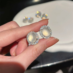 Yingying white moonlight ice transparent white chalcedony round gemstone earrings for women light luxury niche high-end ice transparent lychee earrings