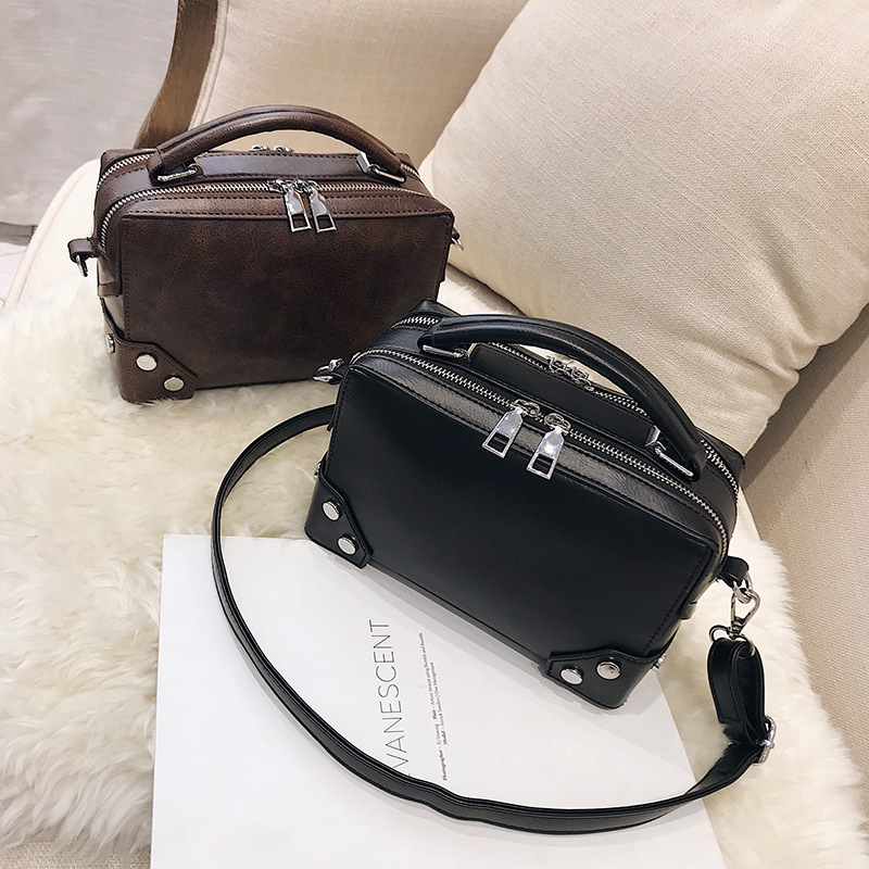 European and American style pillow bag, pearl fashion catwalk shoulder crossbody handbag, retro classic women's bag