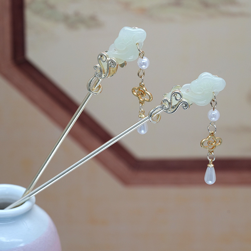 Alloy electrophoresis high color retention national style flower branch trembling fish hairpin new Chinese style simple daily hairpin
