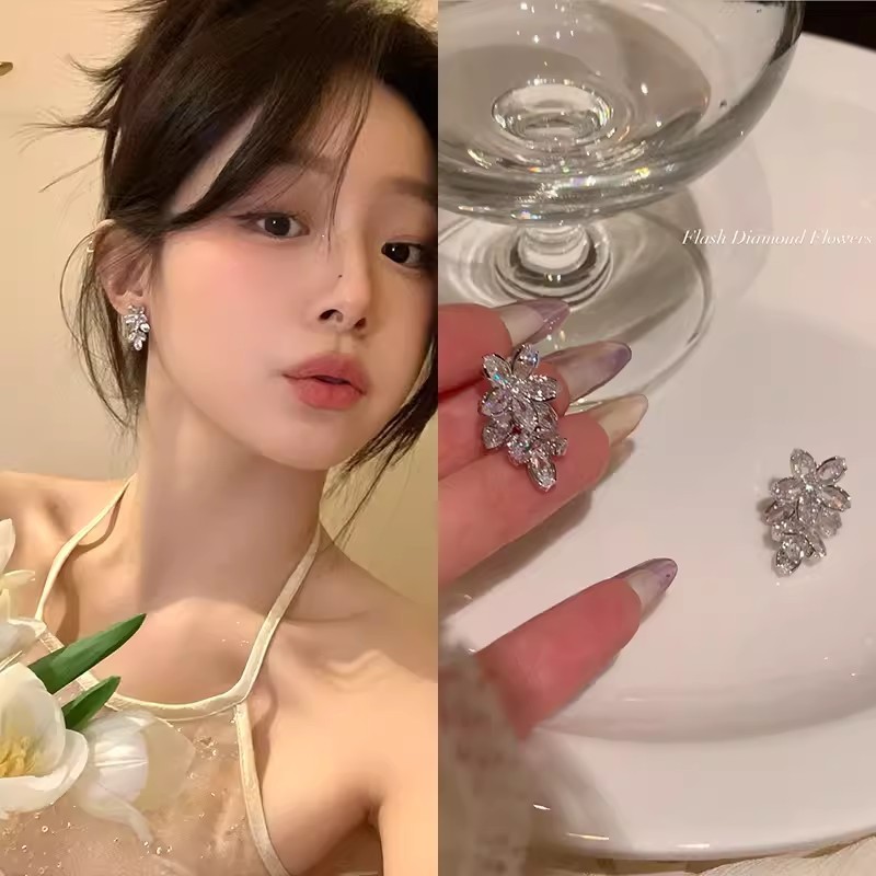 S925 silver needle versatile temperament socialite zircon flower earrings women light luxury niche high-end earrings internet celebrity earrings