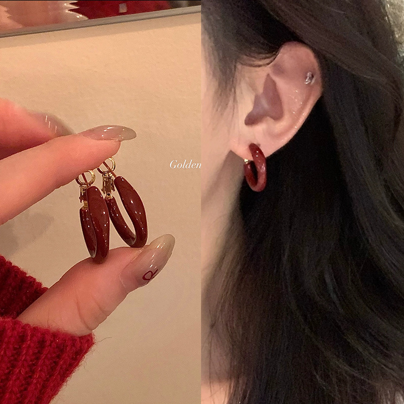 Autumn and winter Ancora red earrings, light luxury, niche, high-end, versatile, temperament, plain hoop earrings, internet celebrity earrings