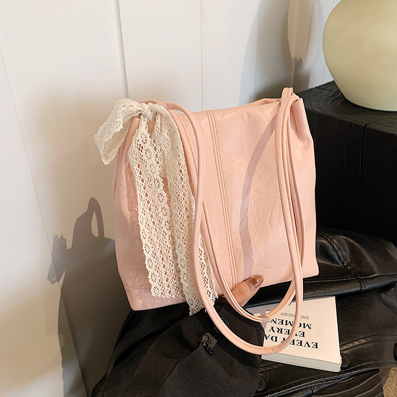 Korean style lace shoulder bag for women 2024 new trendy commuting versatile underarm tote bag for women vertical bucket bag