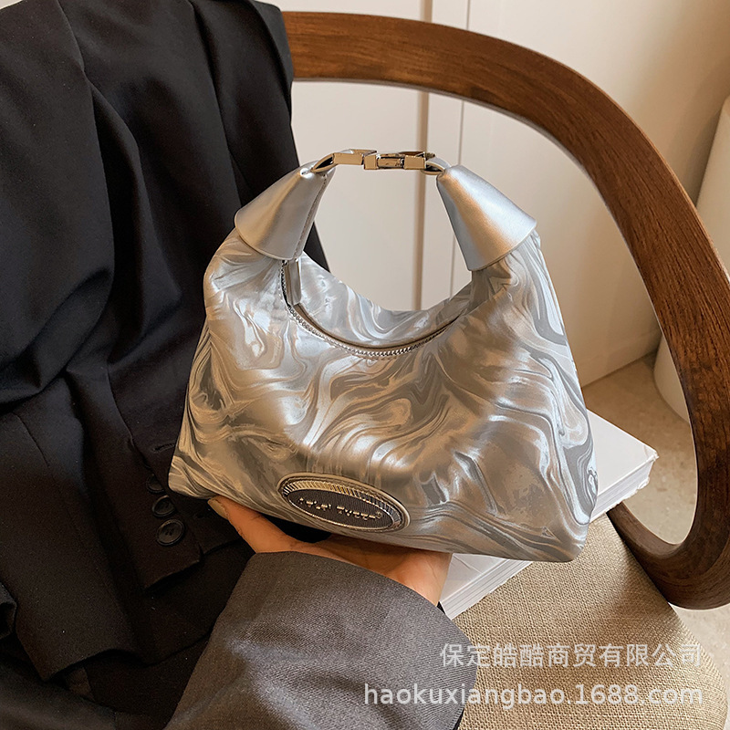 Women's Bags 2024 New Early Spring Crossbody Bags Niche Design Versatile Small Bags This Year's Popular Shoulder Handbags